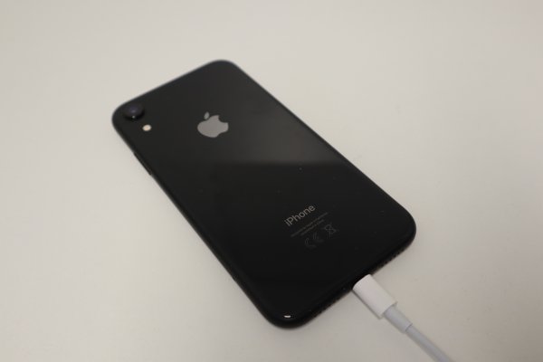 Apple iPhone XR 64GB B95p